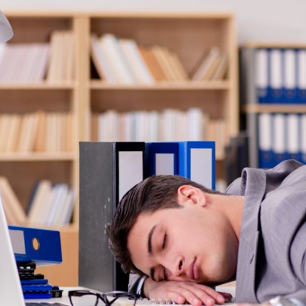 Përgjumja e tepërt gjatë ditës – shkaku dhe&nbsp;trajtimi