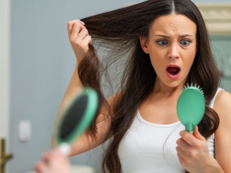 Rënia e flokëve nga COVID-19: si ndodh dhe ç`duhet të&nbsp;bëjmë?